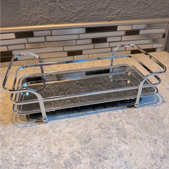 Silver Mirrored Bathroom Vanity Tray - Picture 1 of 3